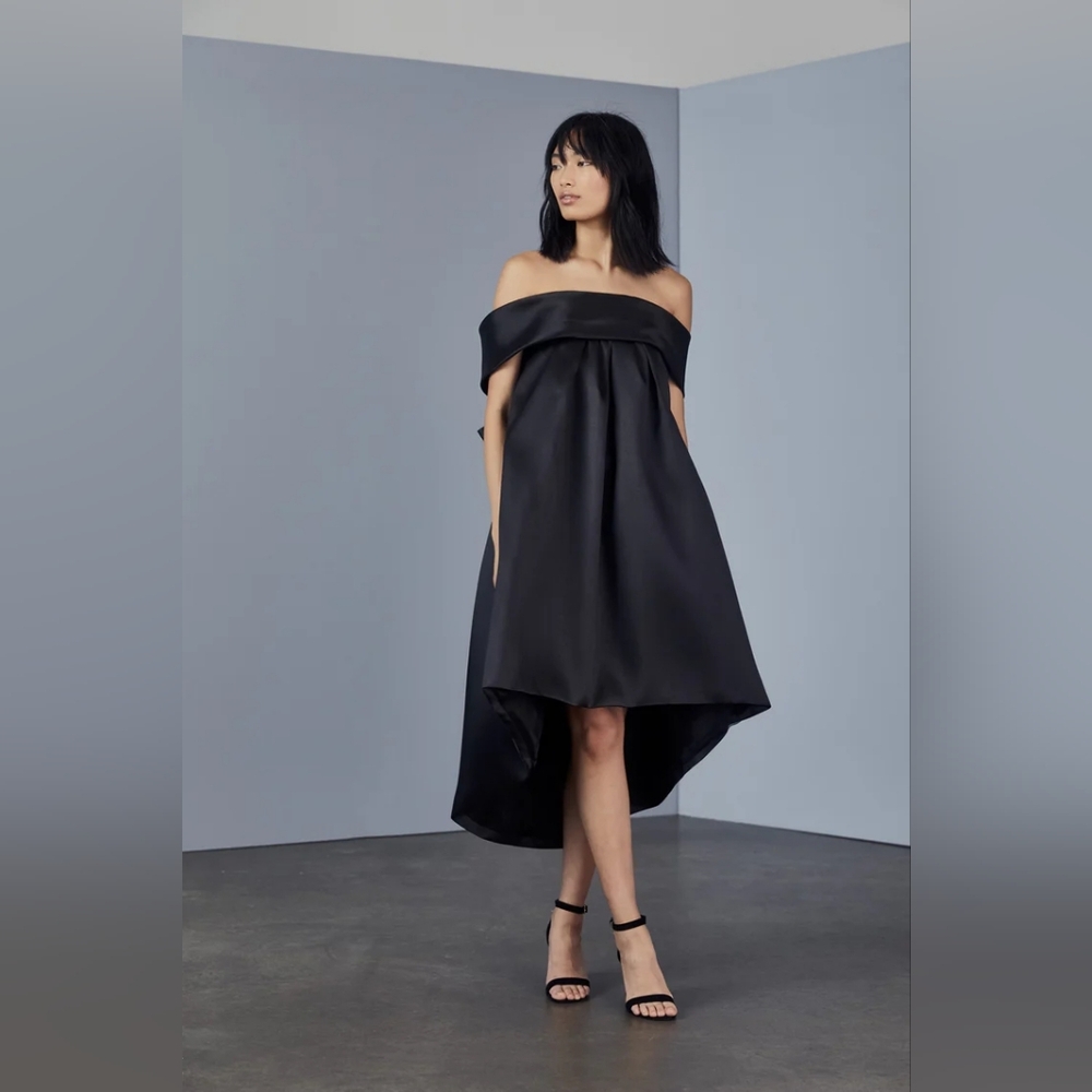 NWT Amsale Bow Back Elegant Black Off-Shoulder Trapeze Dress
